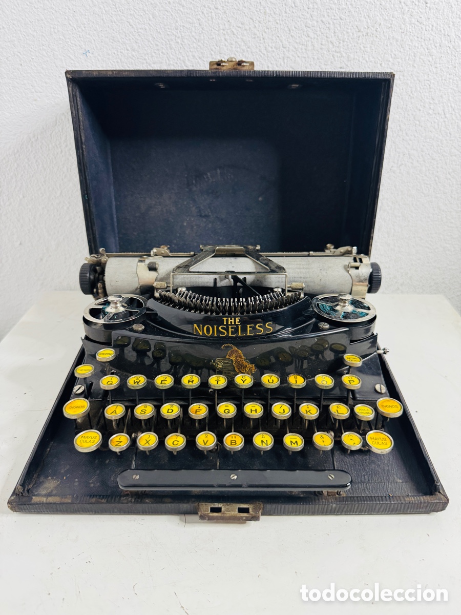 Antig&uuml;edades: Rare Antique 1922 The Noiseless Manual Typewriter Wellington Parker Kidder Case