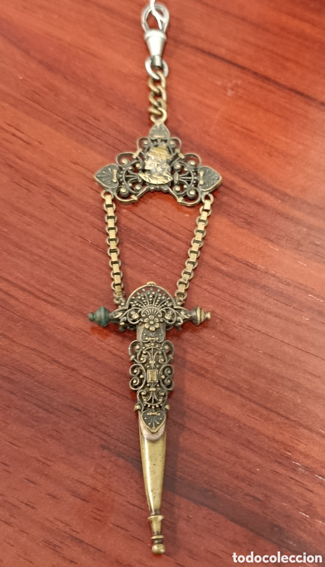 Antig&uuml;edades: ANTIGUO COLGANTE FUNDA DE TIJERAS. XIX. &Eacute;POCA VICTORIANA DE COSTURERA PARA COLGAR EN CUELLO