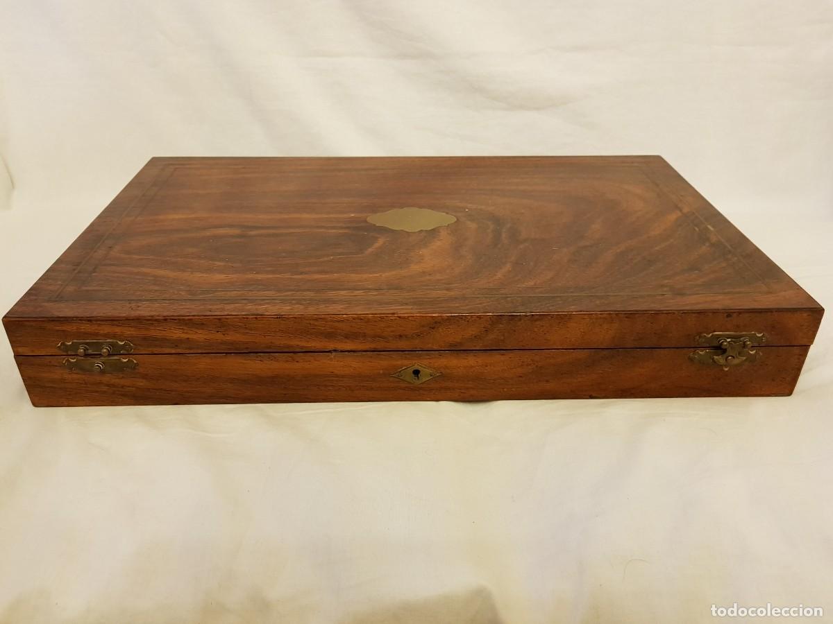 Antig&uuml;edades: Caja francesa optometrista. Madera noble de palosanto. Siglo XIX