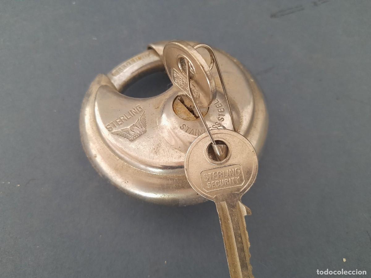 Antig&uuml;edades: candado acero, sterling, con 2 llaves, diametro 7cm aprox, 259g