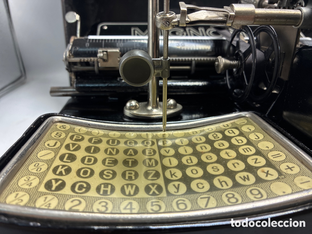 Antig&uuml;edades: M&aacute;quina de escribir Mignon 3. - Foto 3