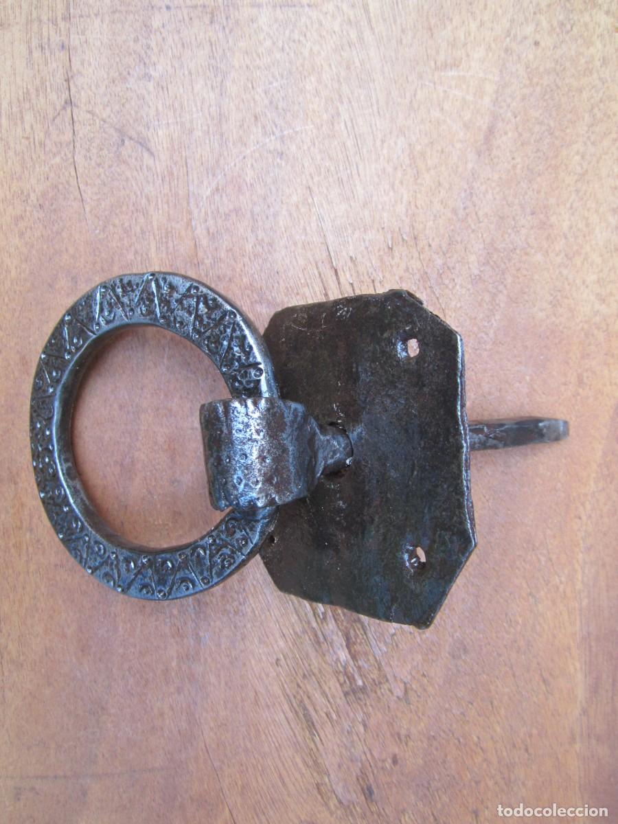Antig&uuml;edades: Aldaba antigua forja con estrella 9 puntas. - Foto 3