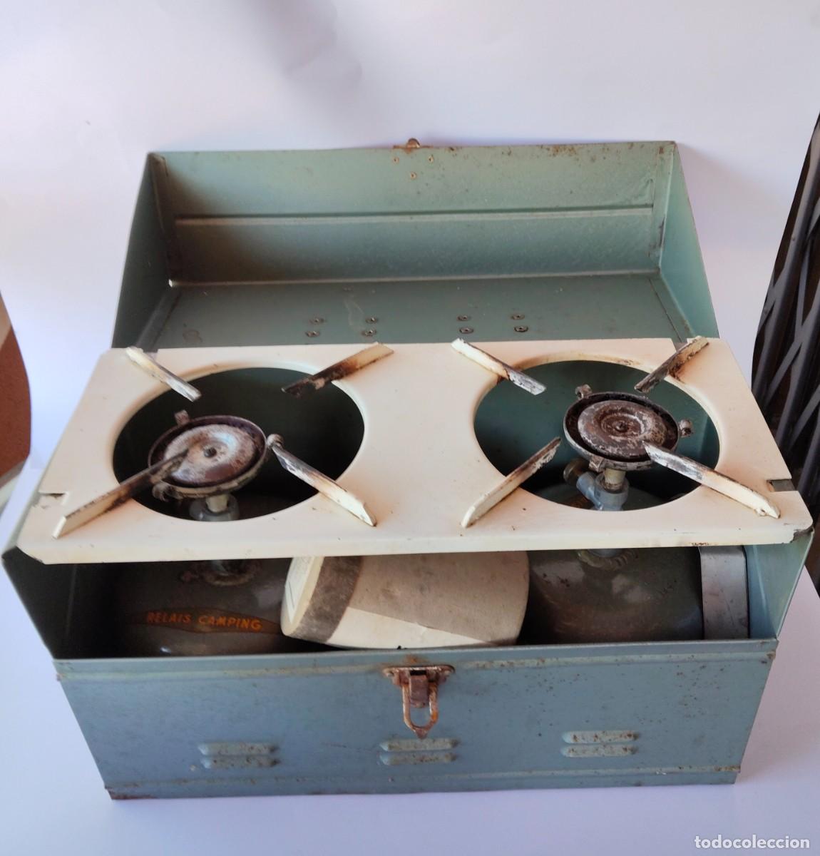 Antig&uuml;edades: PIEZA DE COLECCI&Oacute;N - CAJA ARMARIO MALETIN DE VIAJE DE CAMPING GAS - RELAIS CAMPING CON DOS BOMBONAS