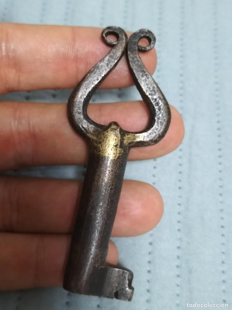 Antig&uuml;edades: Antigua llave del S xvii hierro forjado