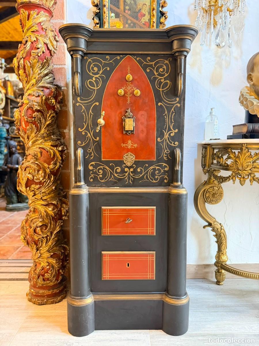 Antig&uuml;edades: Caja fuerte antigua de estilo decorativo, del siglo XIX