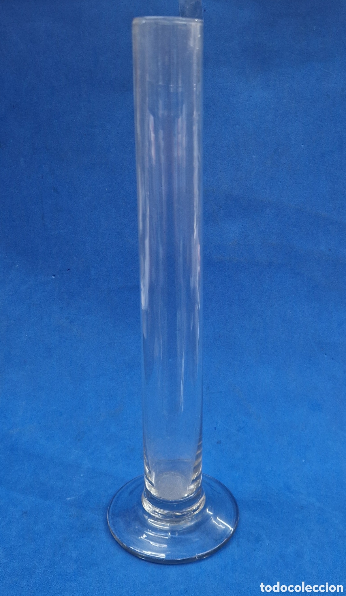 Antig&uuml;edades: Probeta de cristal soplado antigua