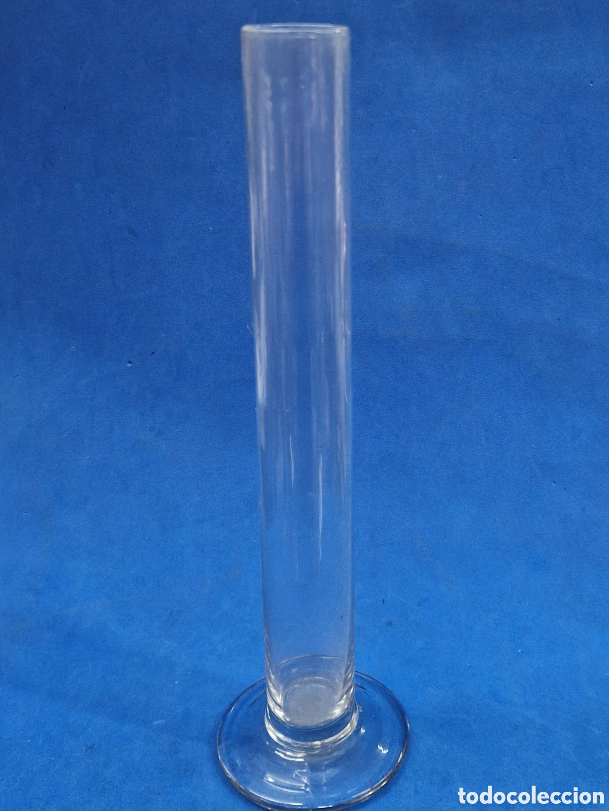 Antig&uuml;edades: Probeta de cristal soplado antigua