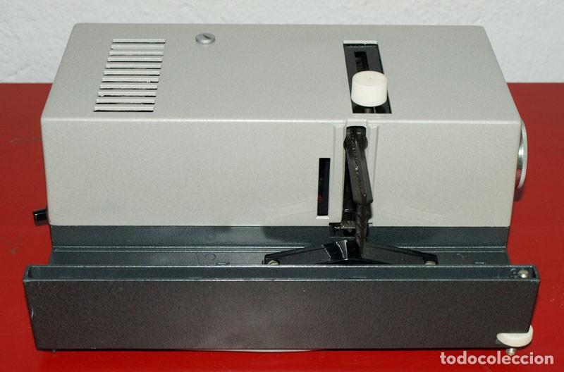 Antig&uuml;edades: Proyector LEITZ WETZLAR de diapositivas - Foto 3