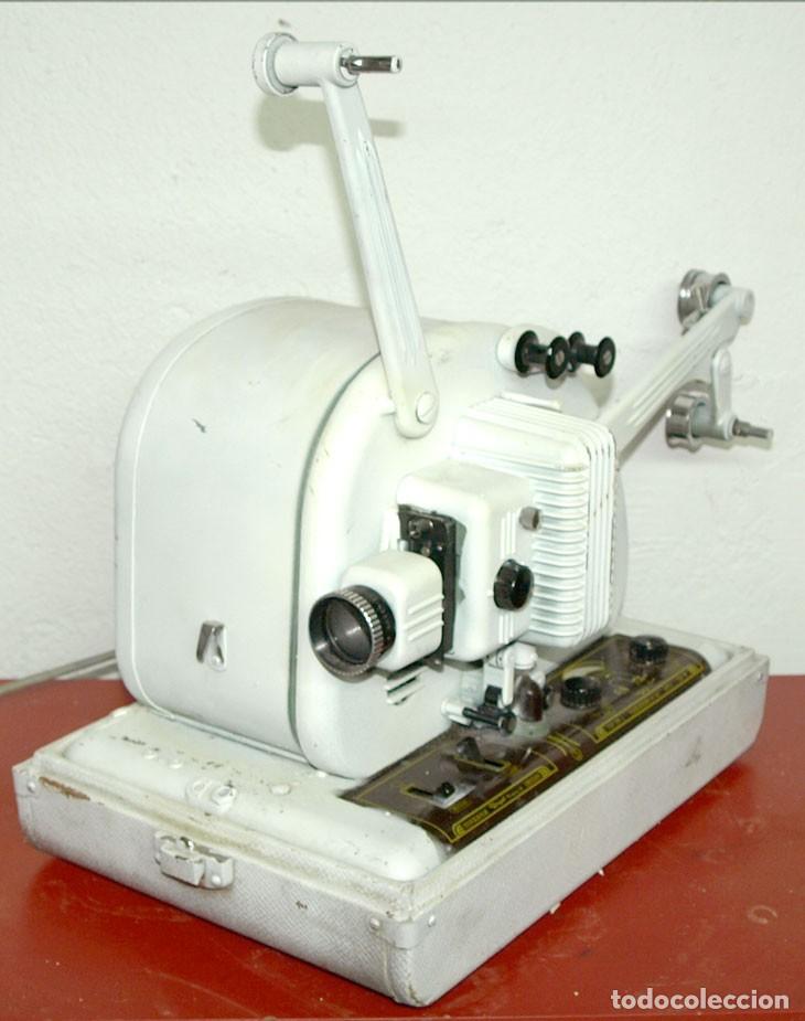 Antig&uuml;edades: Proyector ROYAL HP SW1 - de 16 mm - sonoro