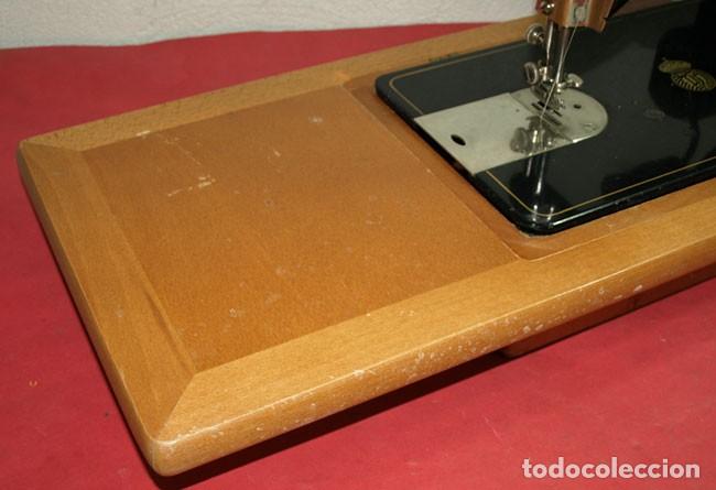Antig&uuml;edades: M&aacute;quina de coser Husquarna - Foto 13
