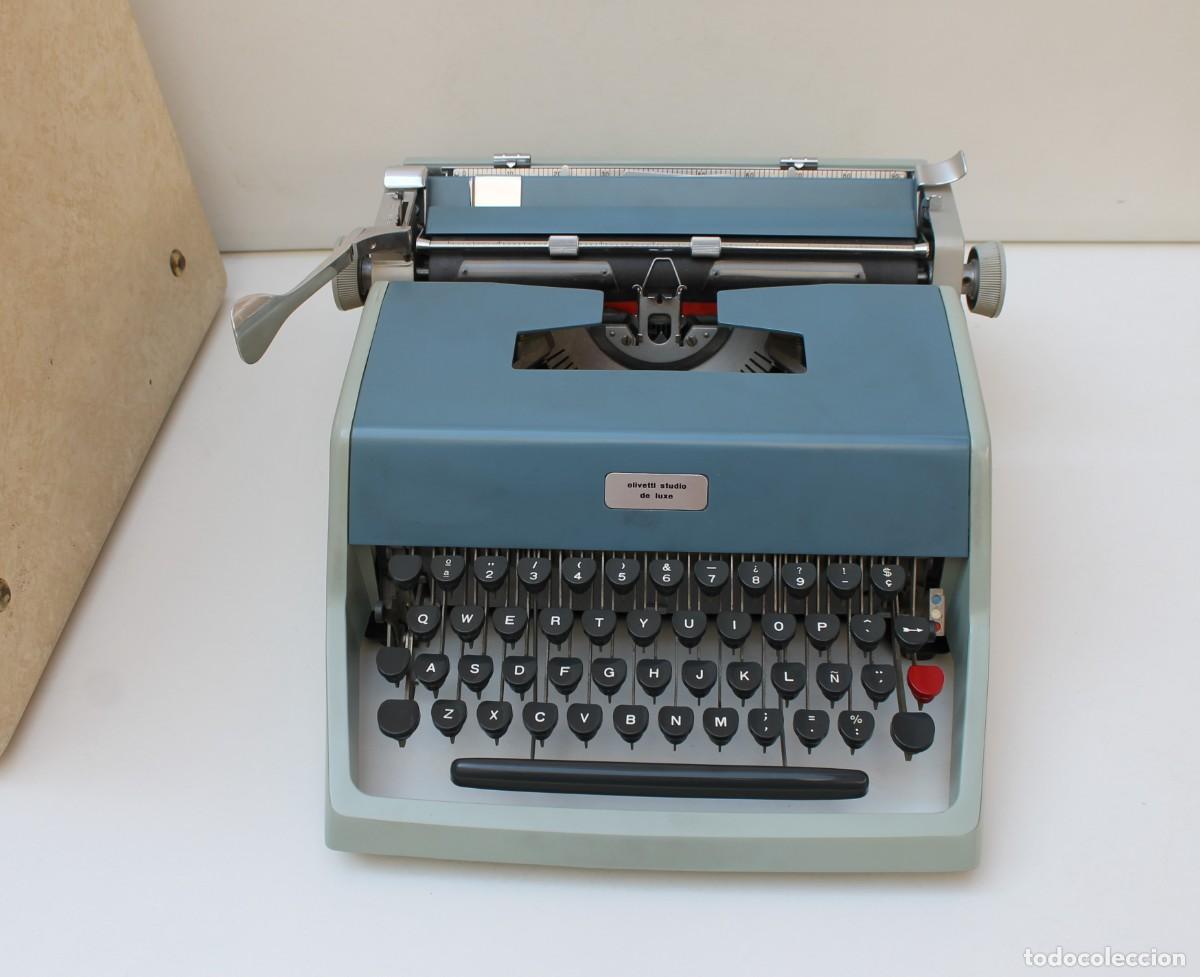 Antig&uuml;edades: MAQUINA ESCRIBIR OLIVETTI STUDIO DE LUXE CON MALETIN - Foto 2