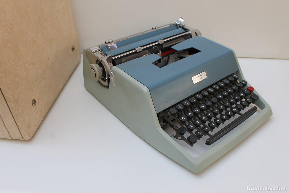 Antig&uuml;edades: MAQUINA ESCRIBIR OLIVETTI STUDIO DE LUXE CON MALETIN - Foto 3