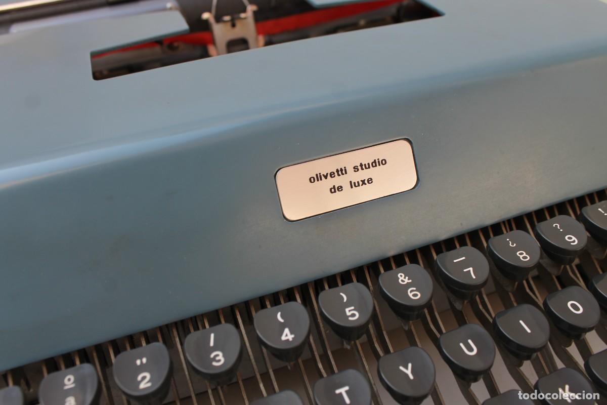 Antig&uuml;edades: MAQUINA ESCRIBIR OLIVETTI STUDIO DE LUXE CON MALETIN - Foto 4