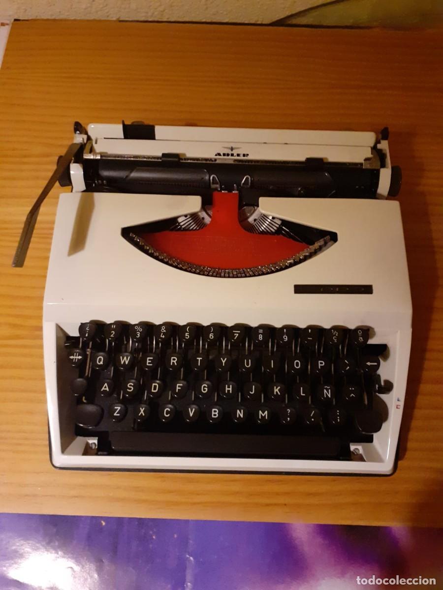 Antig&uuml;edades: Antigua m&aacute;quina de escribir vintage ADLER - Con malet&iacute;n original &iexcl;Muy poco uso!