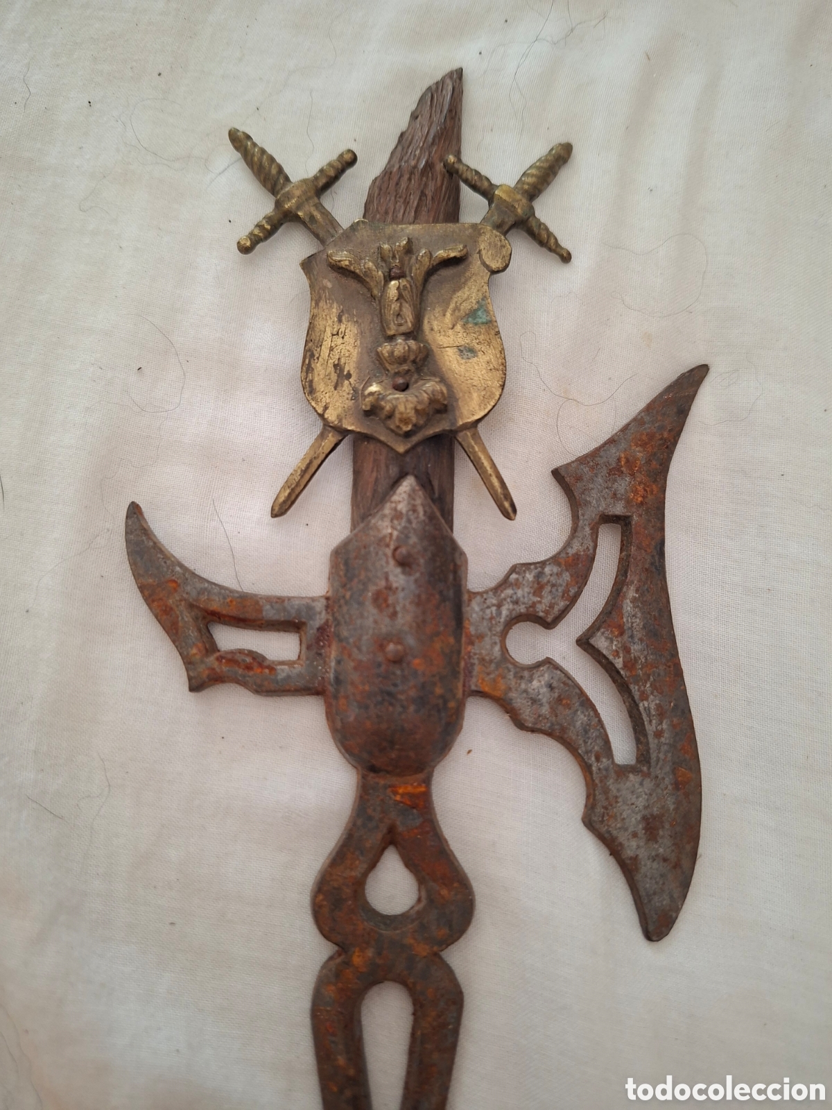 Antig&uuml;edades: ANTIGUA INSIGNIA DE GASTADOR DE CABALLERO LEGIONARIO ESPA&Ntilde;OL