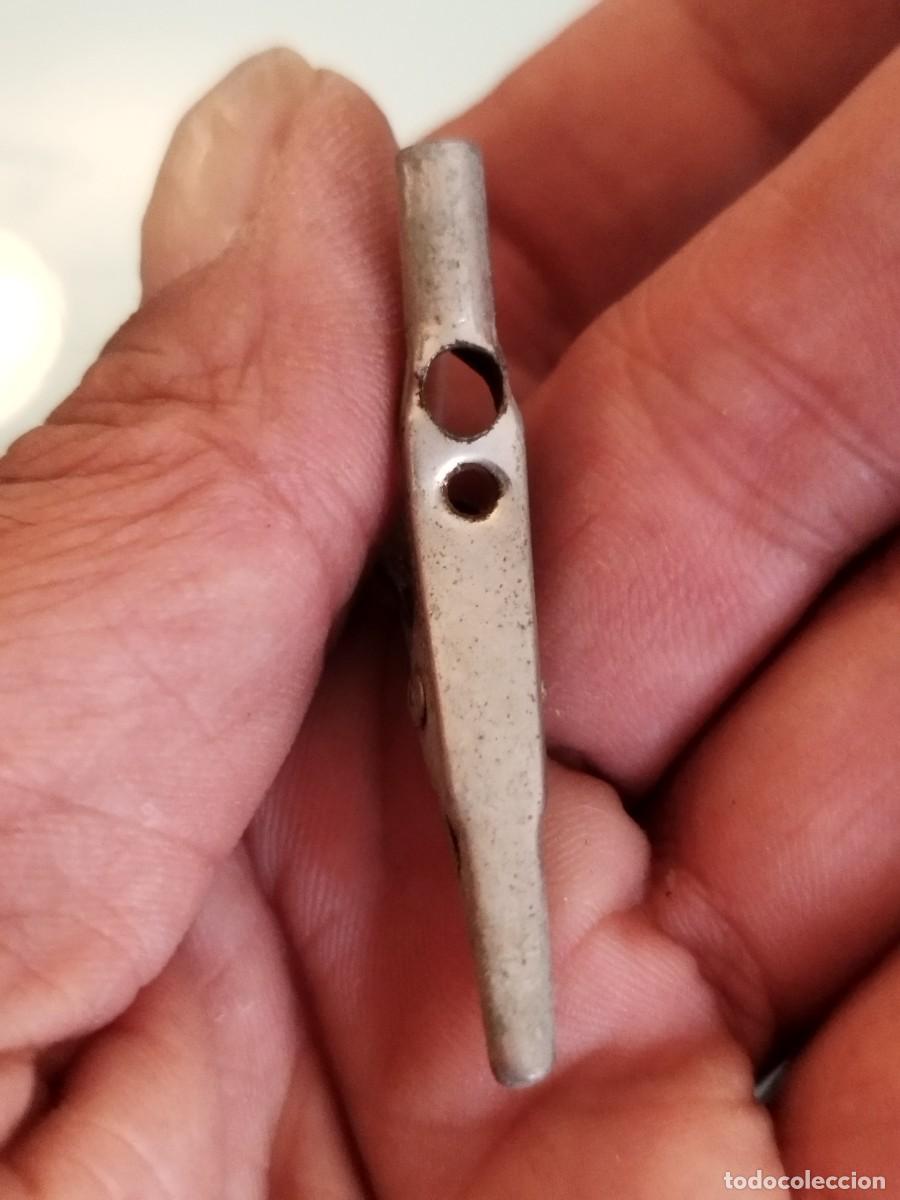 Antig&uuml;edades: Pinza de cocodrilo o de caim&aacute;n. Conectar el&eacute;ctrico. - Foto 3