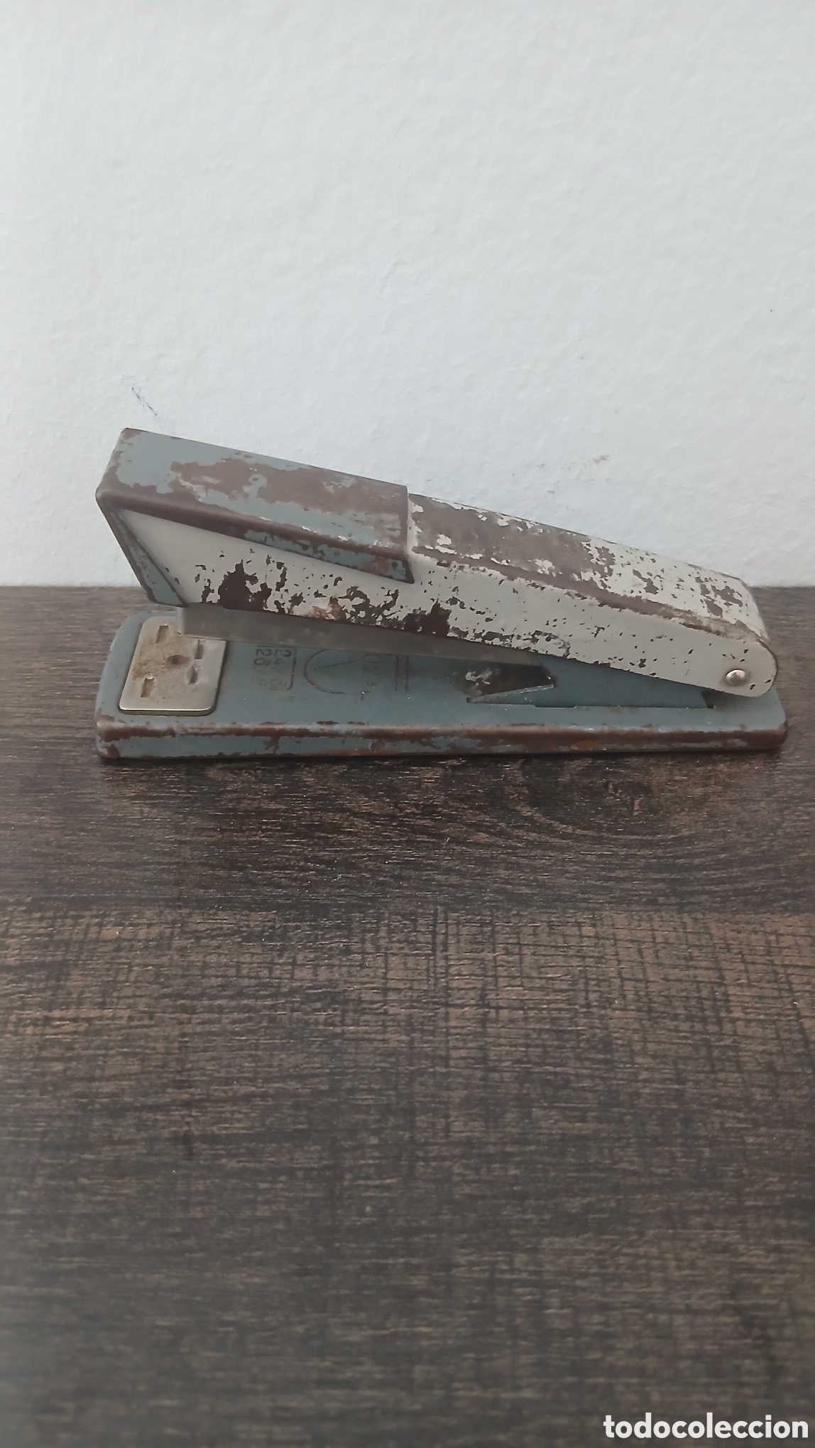 Antig&uuml;edades: Grapadora antigua NOVA