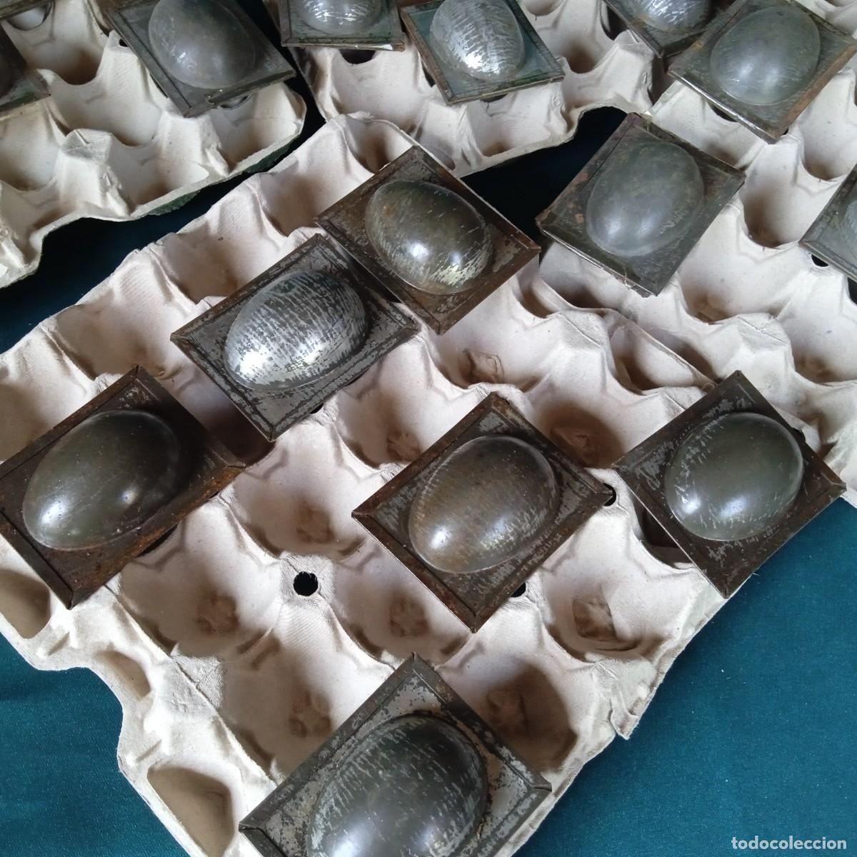 Antig&uuml;edades: Antiguo MOLDE de Chapa: HUEVOS de CHOCOLATE