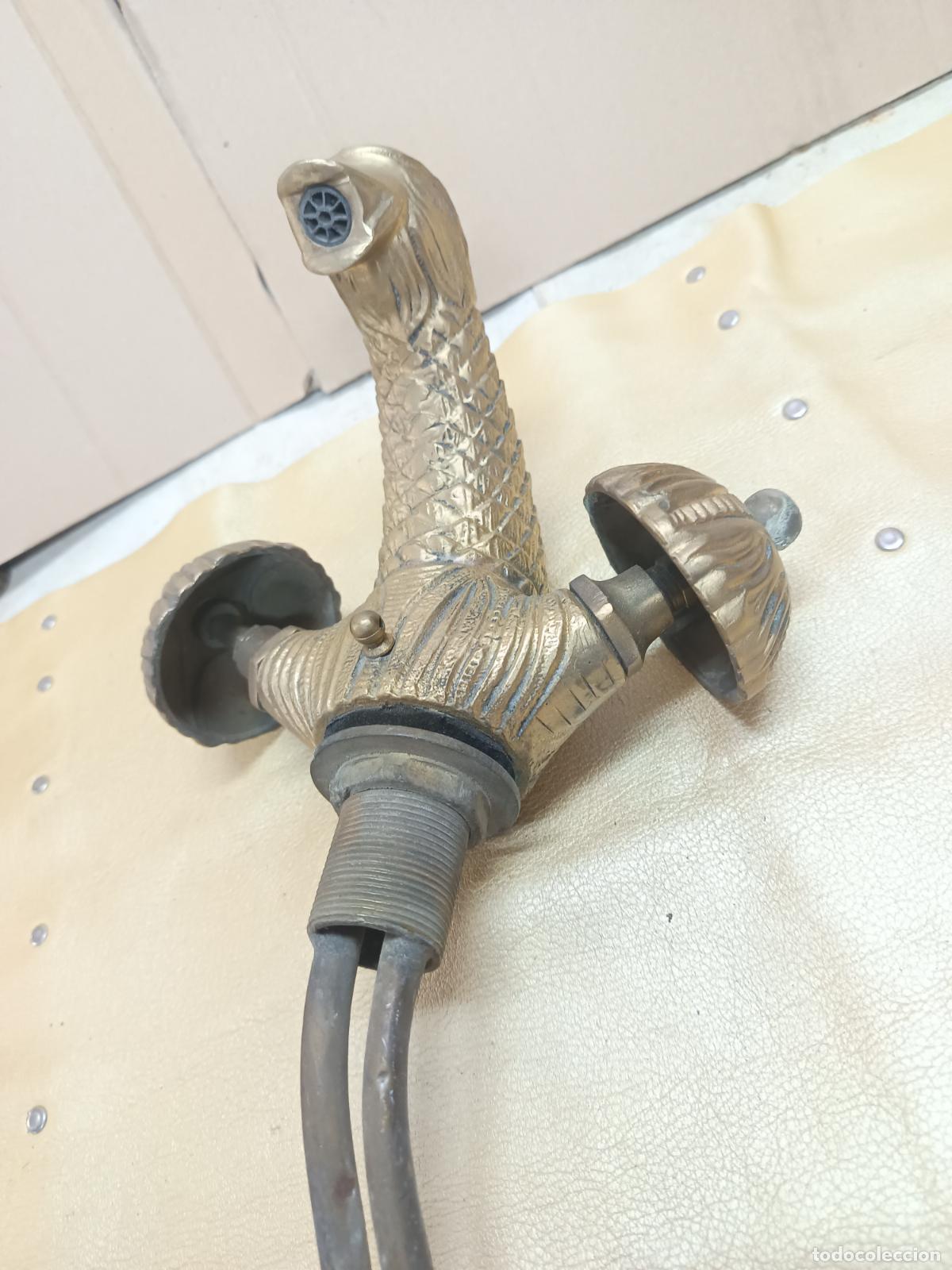 Antig&uuml;edades: ANTIGUO GRIFO DE BRONCE CON FORMA DE AGUILA, AVE.