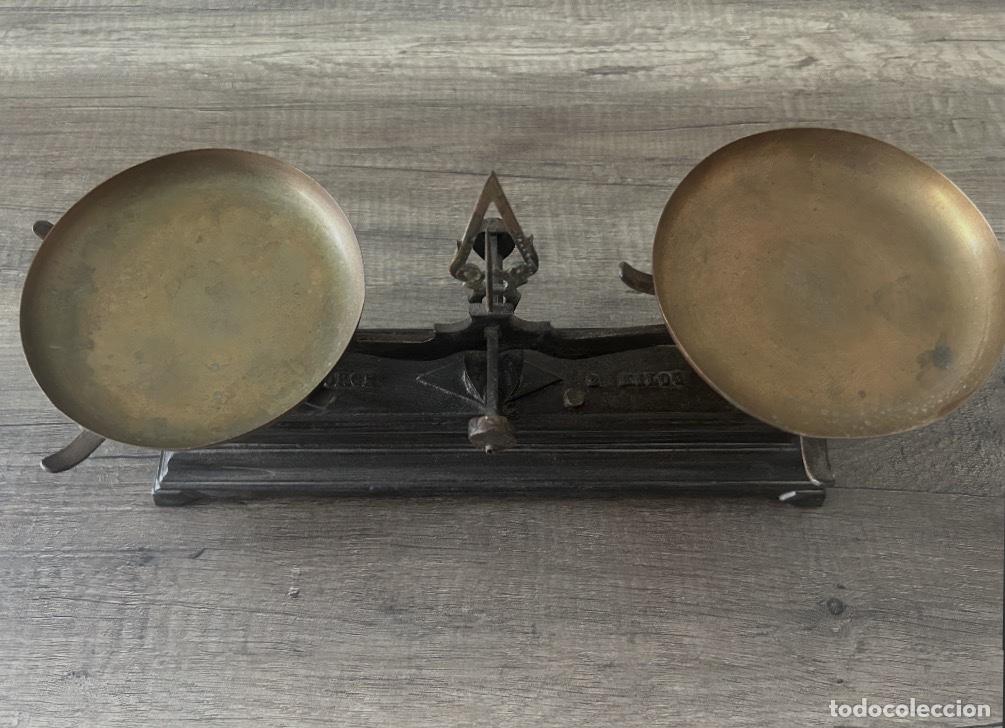 Antig&uuml;edades: Antigua Balanza Force 2 Kg - Base Hierro 33x9 cm - Muy Buen Estado (Sin Pesas).