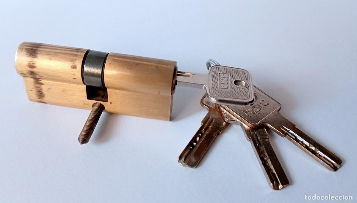 Antig&uuml;edades: BOMBILLO DE LAT&Oacute;N PARA CERRADURA DE SEGURIDAD MARCA HPRO