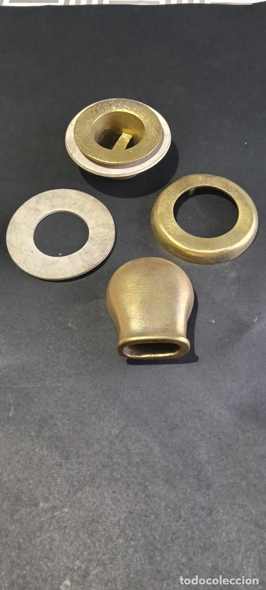 Antig&uuml;edades: Antiguo ca&ntilde;o / embocadura de salida de agua de bronce macizo (430 g) - Componente de grifer&iacute;a-ba&ntilde;era