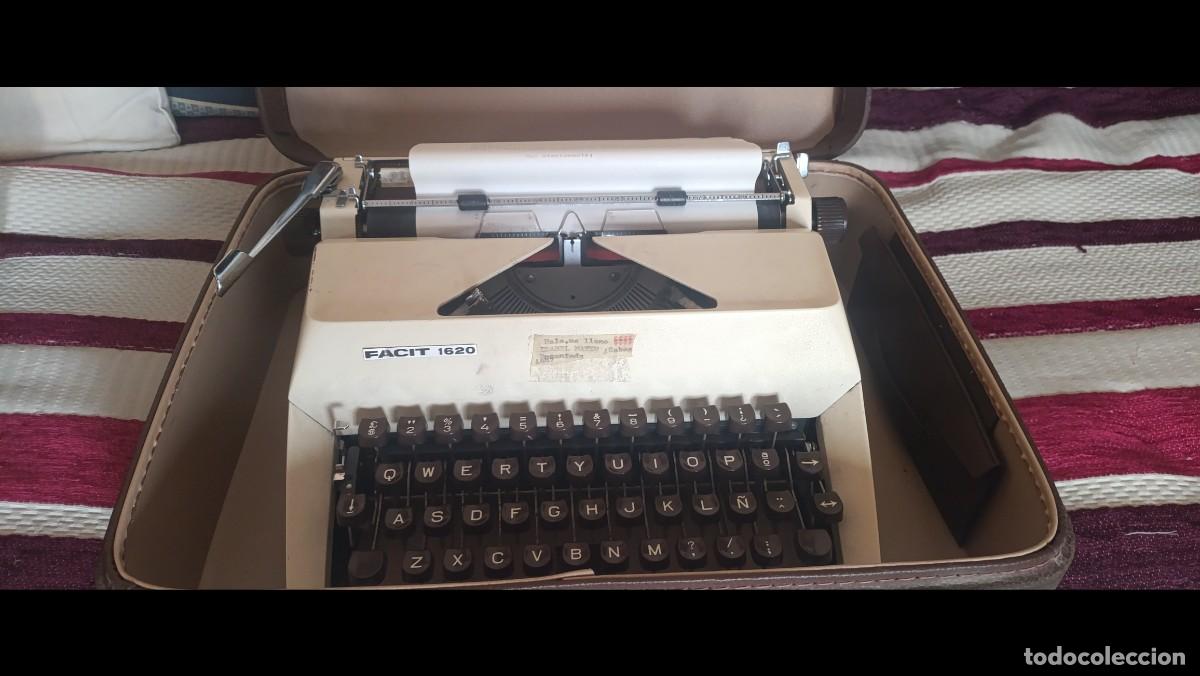 Antig&uuml;edades: Antigua M&aacute;quina de Escribir Port&aacute;til Facit 1620 &ndash; Con Malet&iacute;n de Transporte &ndash; Teclado Espa&ntilde;ol con &Ntilde;