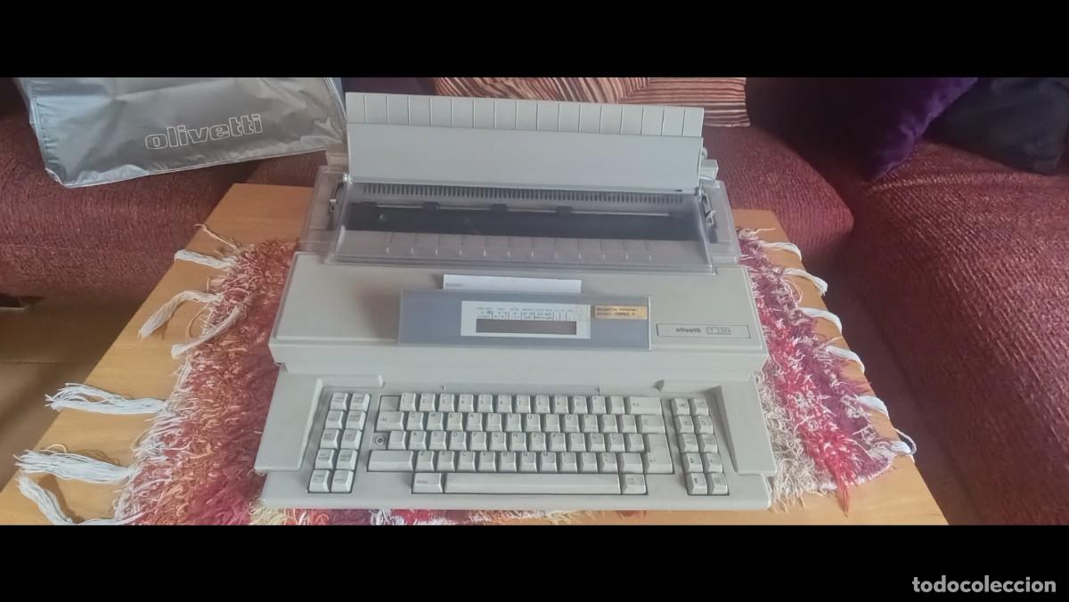 Antig&uuml;edades: M&aacute;quina de Escribir Electr&oacute;nica Olivetti ET 2300 &ndash; Con Pantalla Digital y Funda Original Olivetti
