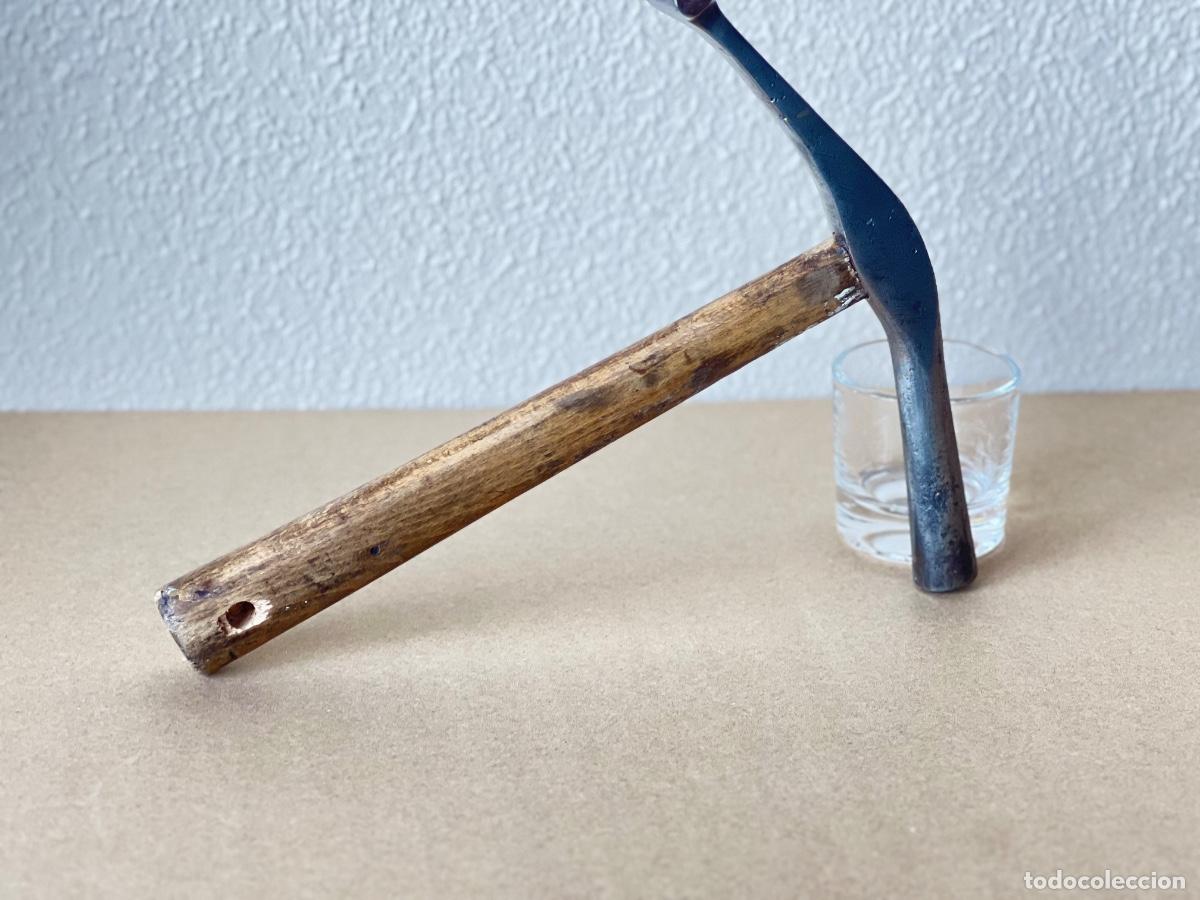 Antig&uuml;edades: Martillo de zapatero tapicero - Foto 2