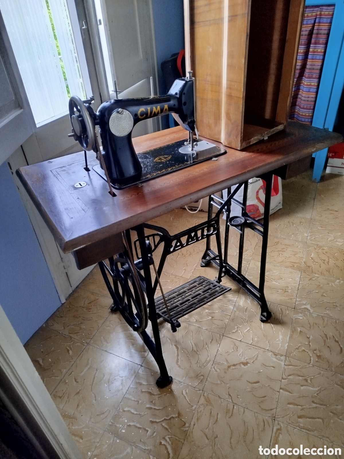 Antig&uuml;edades: M&aacute;quina de coser a pedal - Foto 5