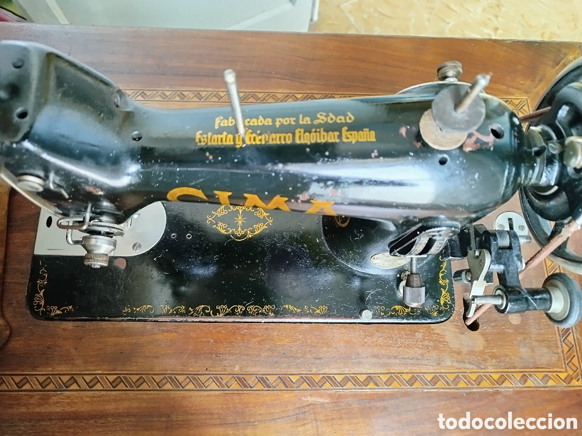 Antig&uuml;edades: M&aacute;quina de coser a pedal - Foto 6