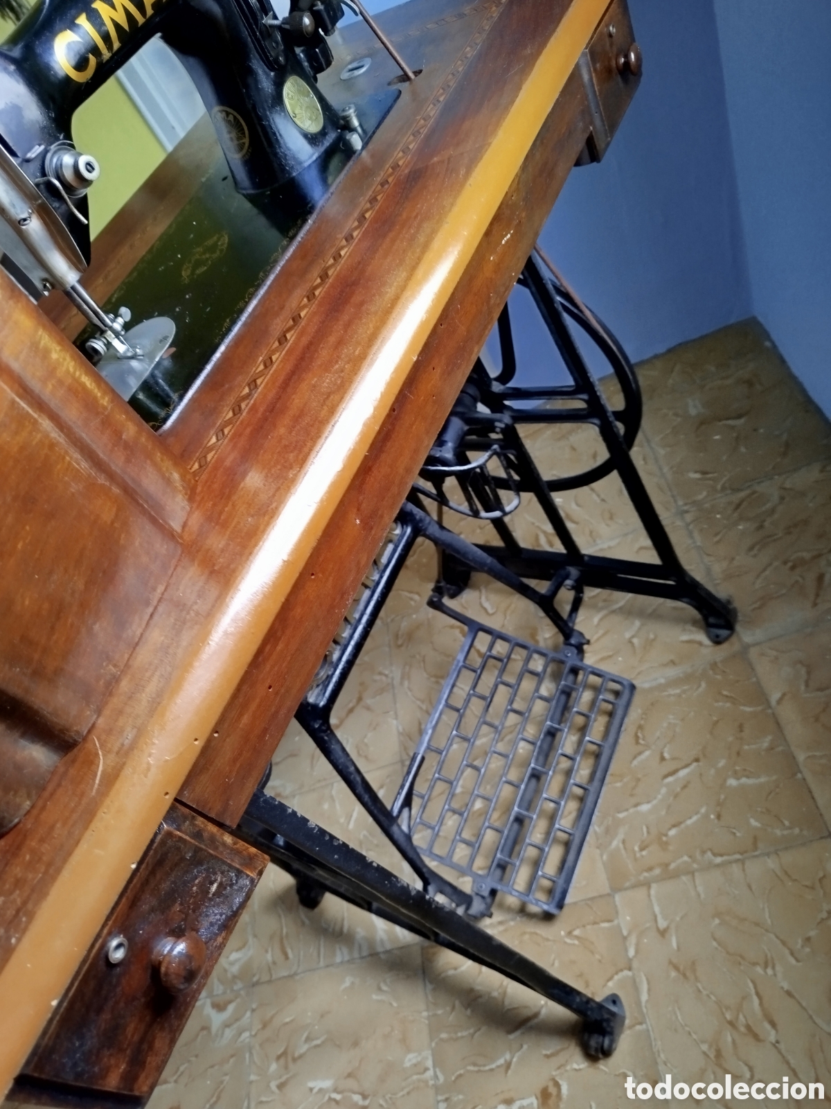 Antig&uuml;edades: M&aacute;quina de coser a pedal - Foto 7