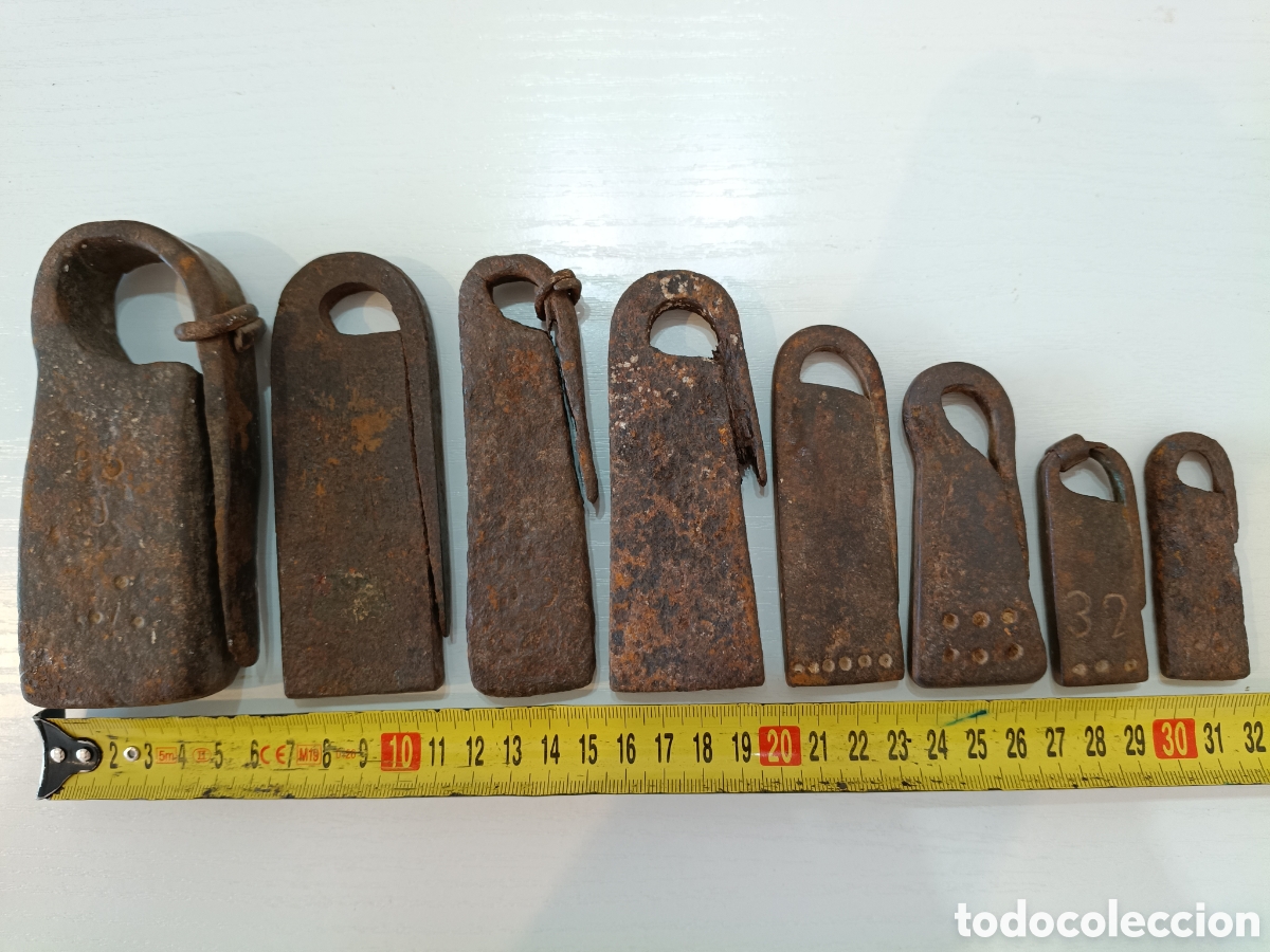 Antig&uuml;edades: Colecci&oacute;n de pesas, ponderales de hierro del s. XVIII, XIX.