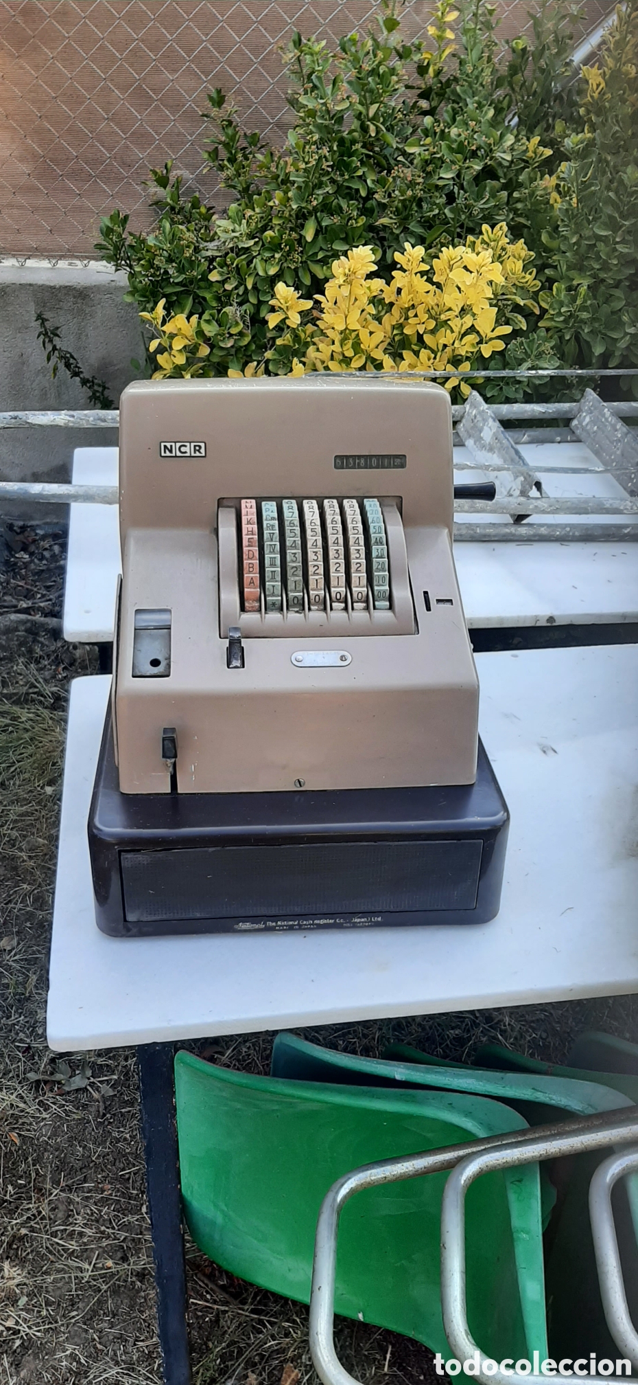 Antig&uuml;edades: Caja registradora NCR a&ntilde;os 60