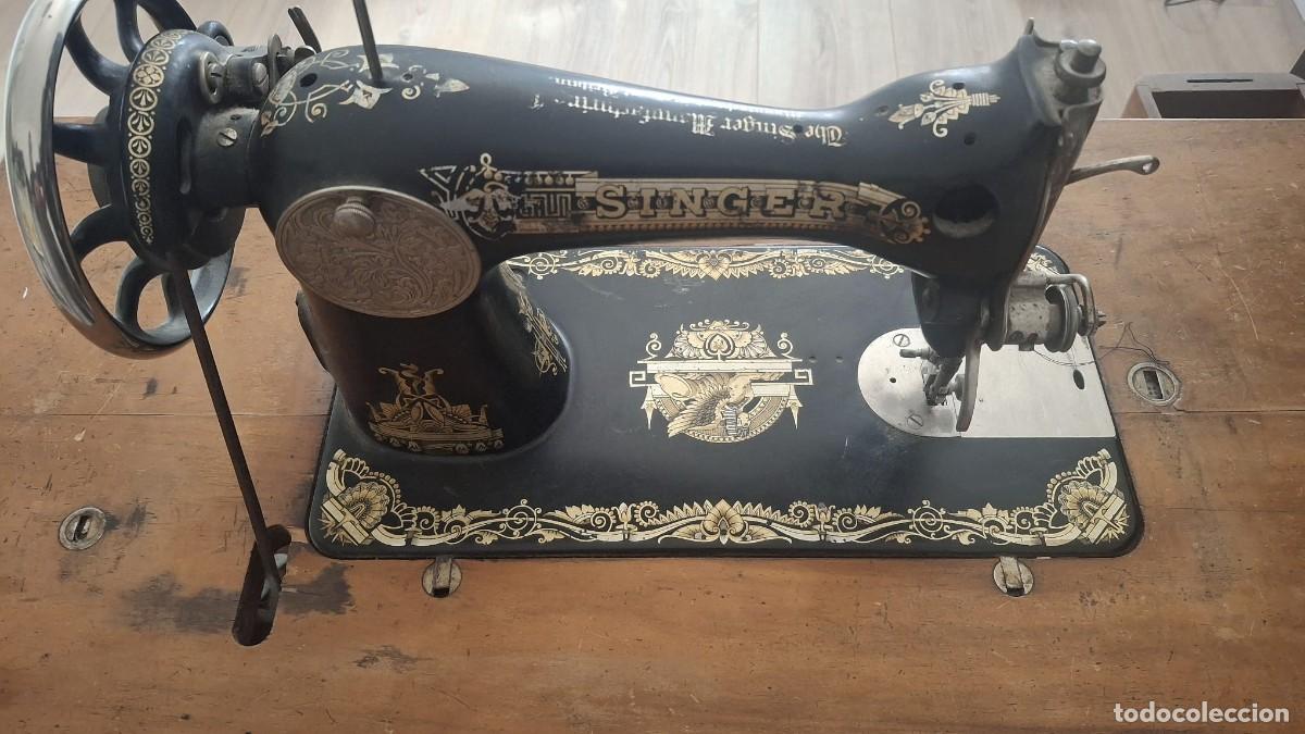 Antig&uuml;edades: M&aacute;quina de Coser Singer Antigua (1921) Esfinge - Modelo 15K con Mueble Original