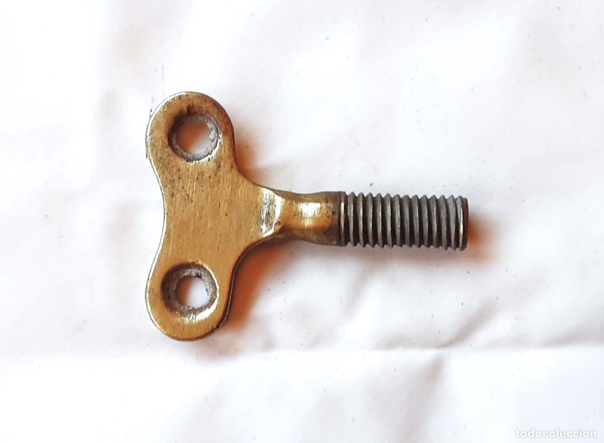 Antig&uuml;edades: ANTIGUO TORNILLO DE MARIPOSA - Foto 3