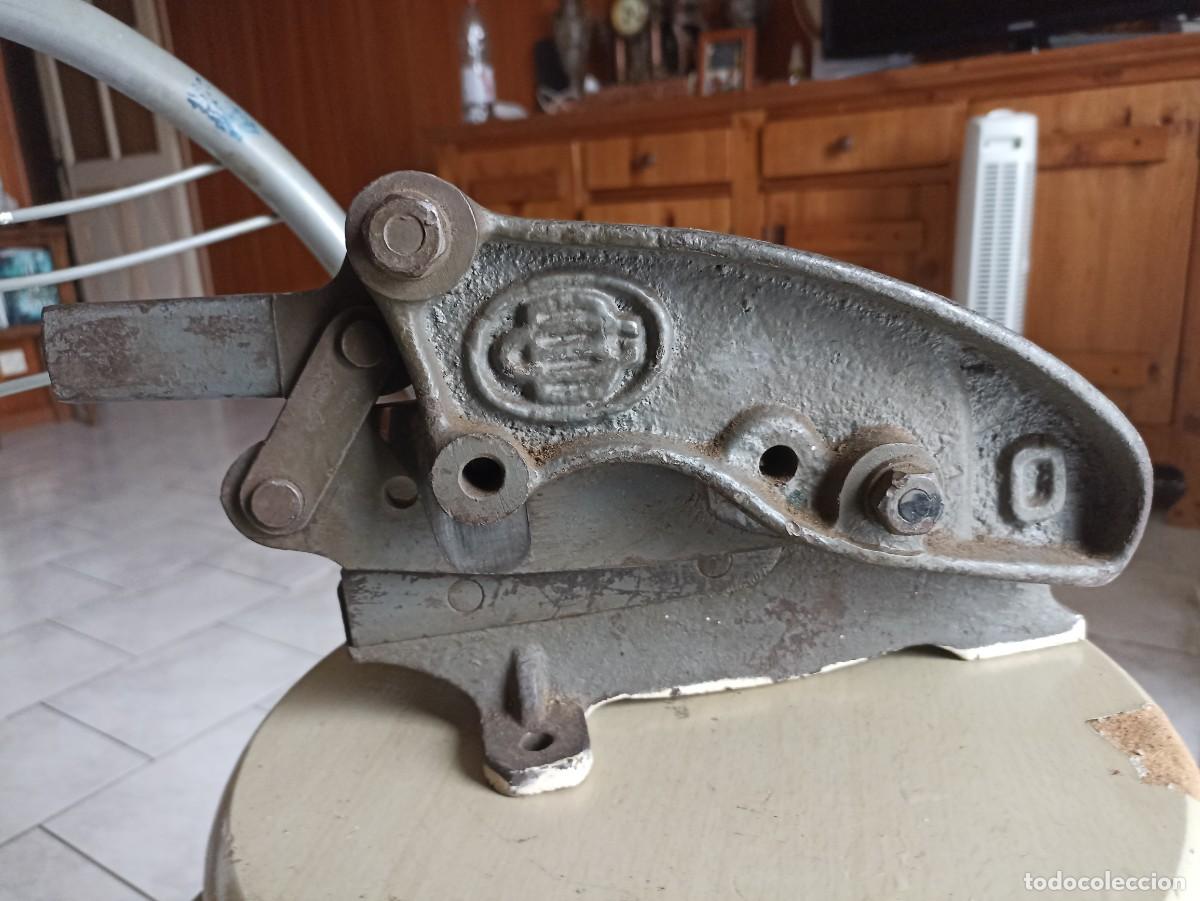 Antig&uuml;edades: Cizalla antigua de hojalatero