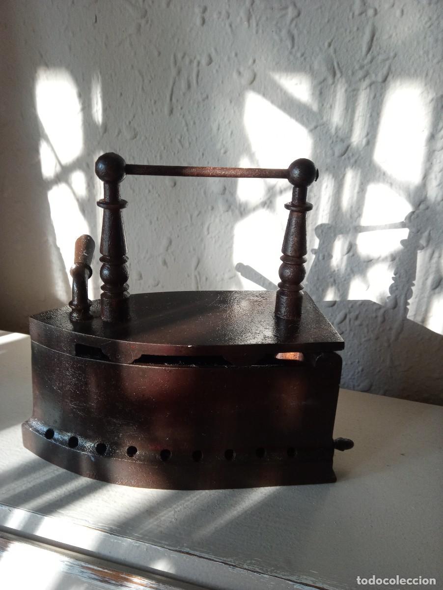 Antig&uuml;edades: ANTIGUA PLANCHA DE HIERRO - Foto 3