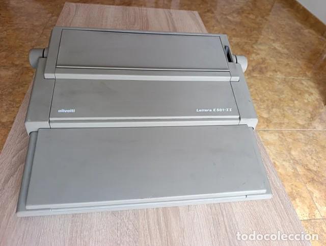 Antig&uuml;edades: Maquina de escribir Olivetti Lettera E 501-II