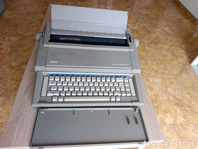 Antig&uuml;edades: Maquina de escribir Olivetti Lettera E 501-II - Foto 2