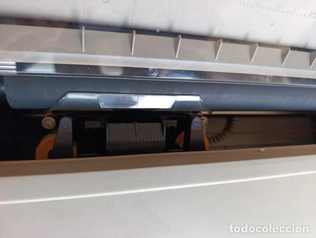 Antig&uuml;edades: Maquina de escribir Olivetti Lettera E 501-II - Foto 3