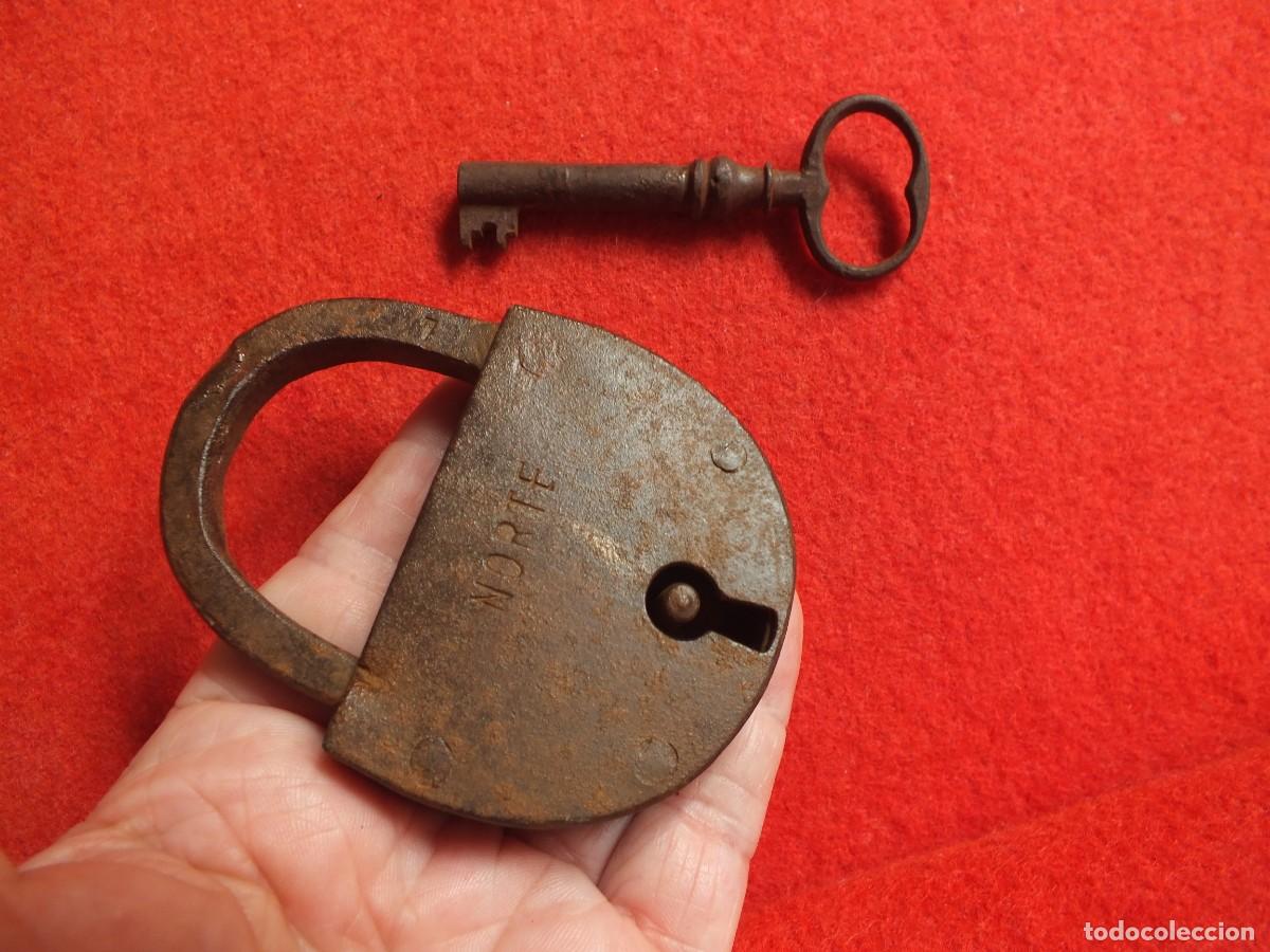 Antig&uuml;edades: ANTIGUO CANDADO DE HIERRO LETRAS MARCA NORTE FERROCARRIL ? CON LLAVE FUNCIONA