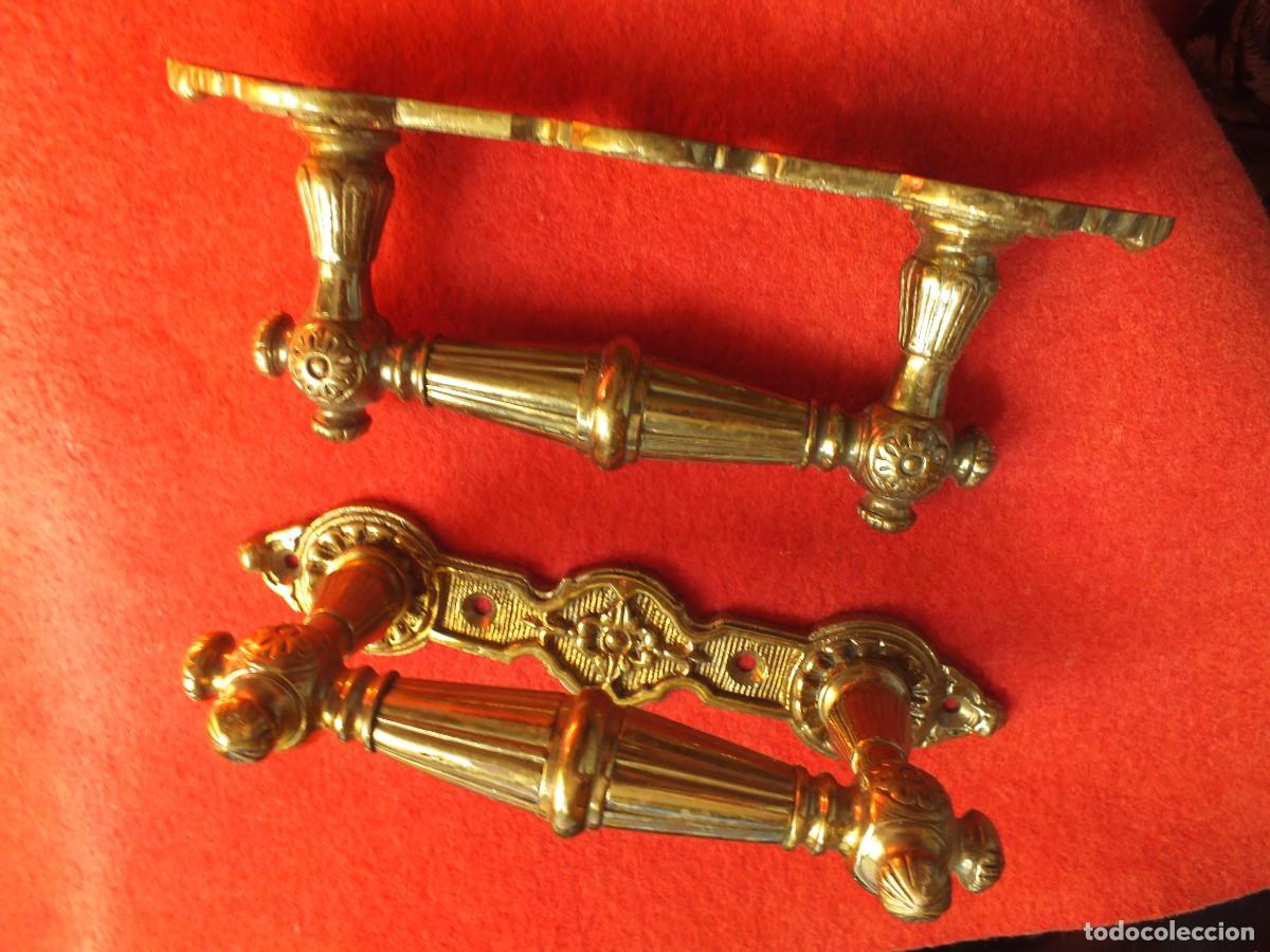 Antig&uuml;edades: GRAN TIRADOR DE BRONCE LOTE DE DOS AGARRADERAS ASAS IDEAL MUEBLE O PUERTA