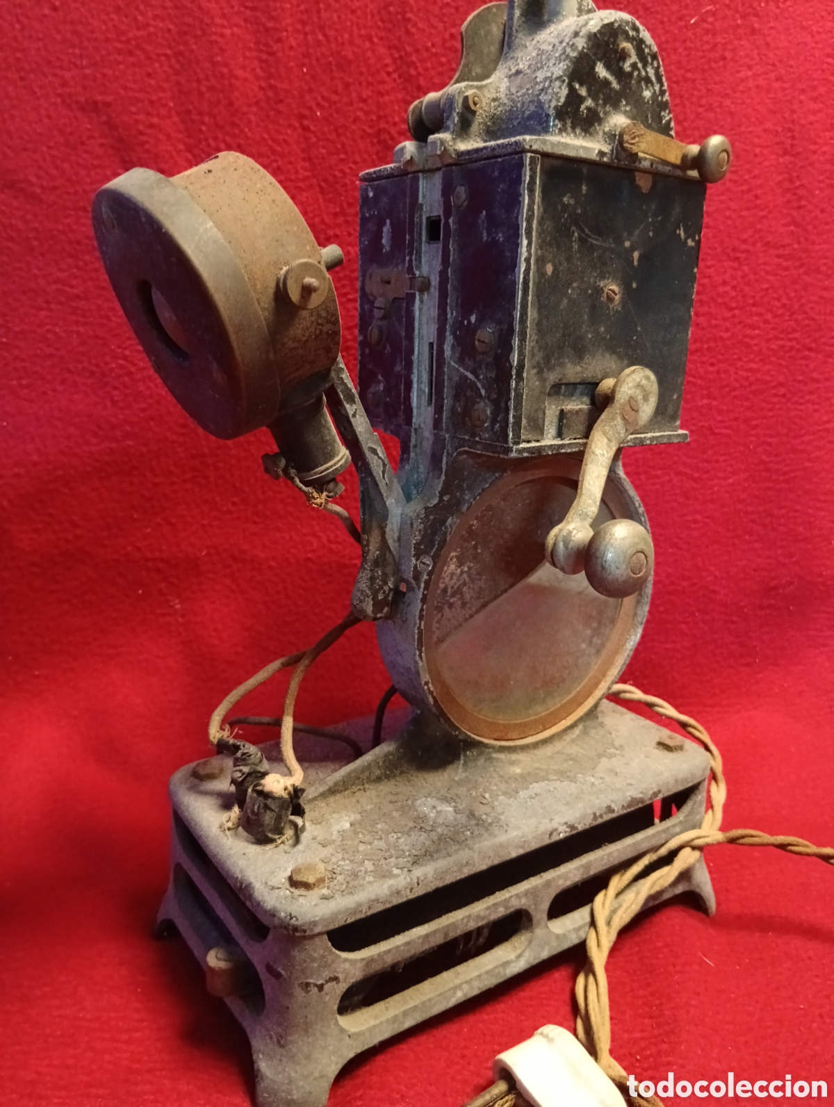 Antig&uuml;edades: Antiguo Proyector con 1 pelicula