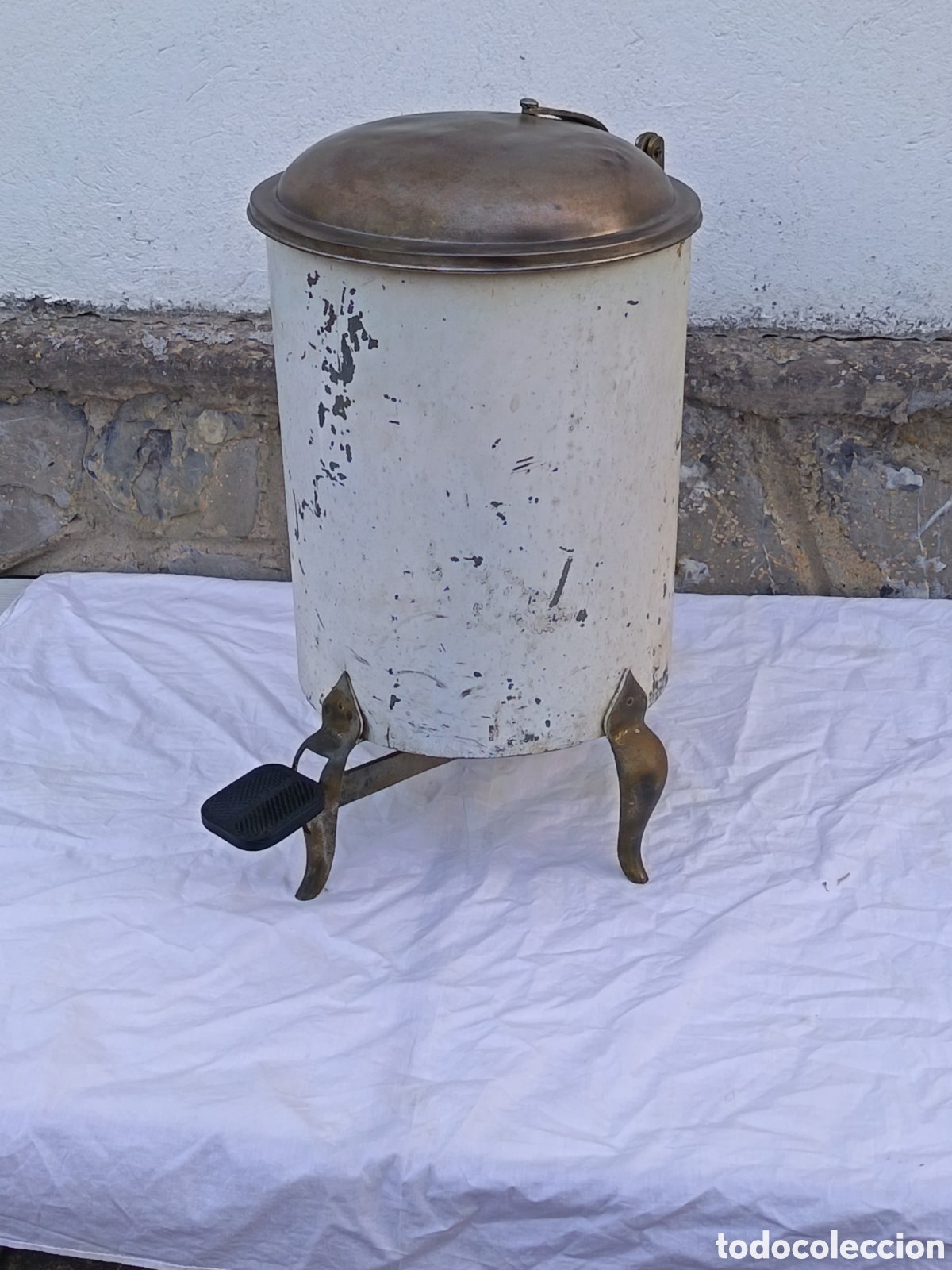 Antig&uuml;edades: Papelera muy antigua