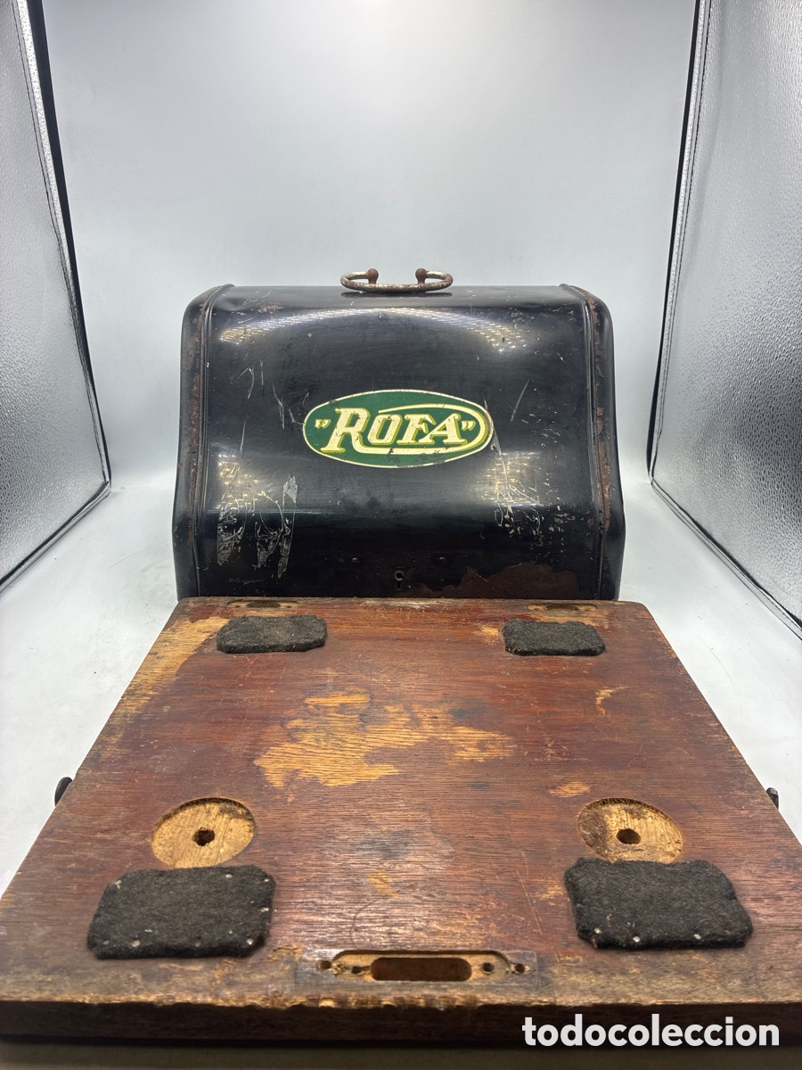 Antig&uuml;edades: Caja de m&aacute;quina de escribir Rofa 4.