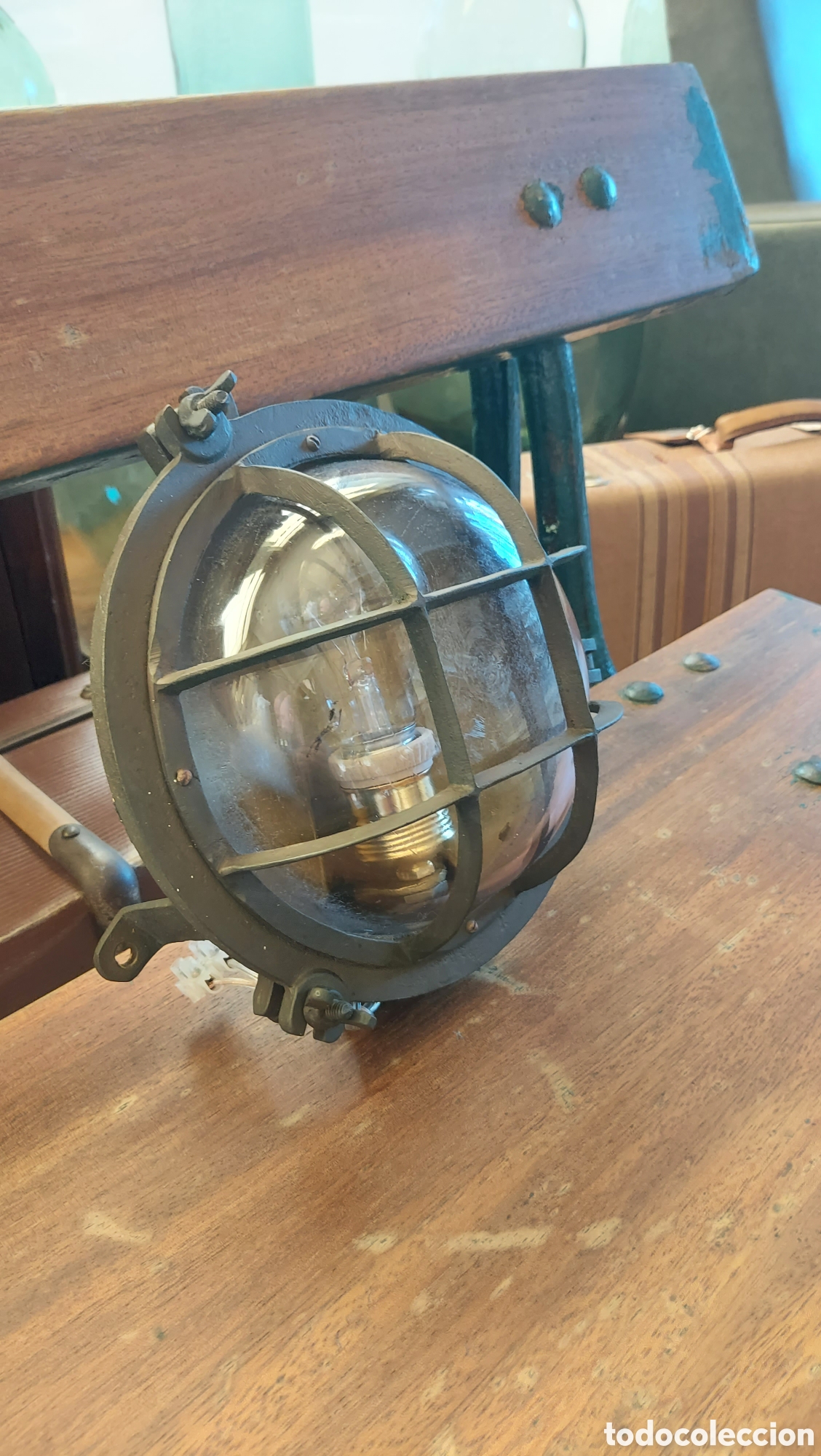 Antig&uuml;edades: L&aacute;mpara de barco ojo de buey 1950