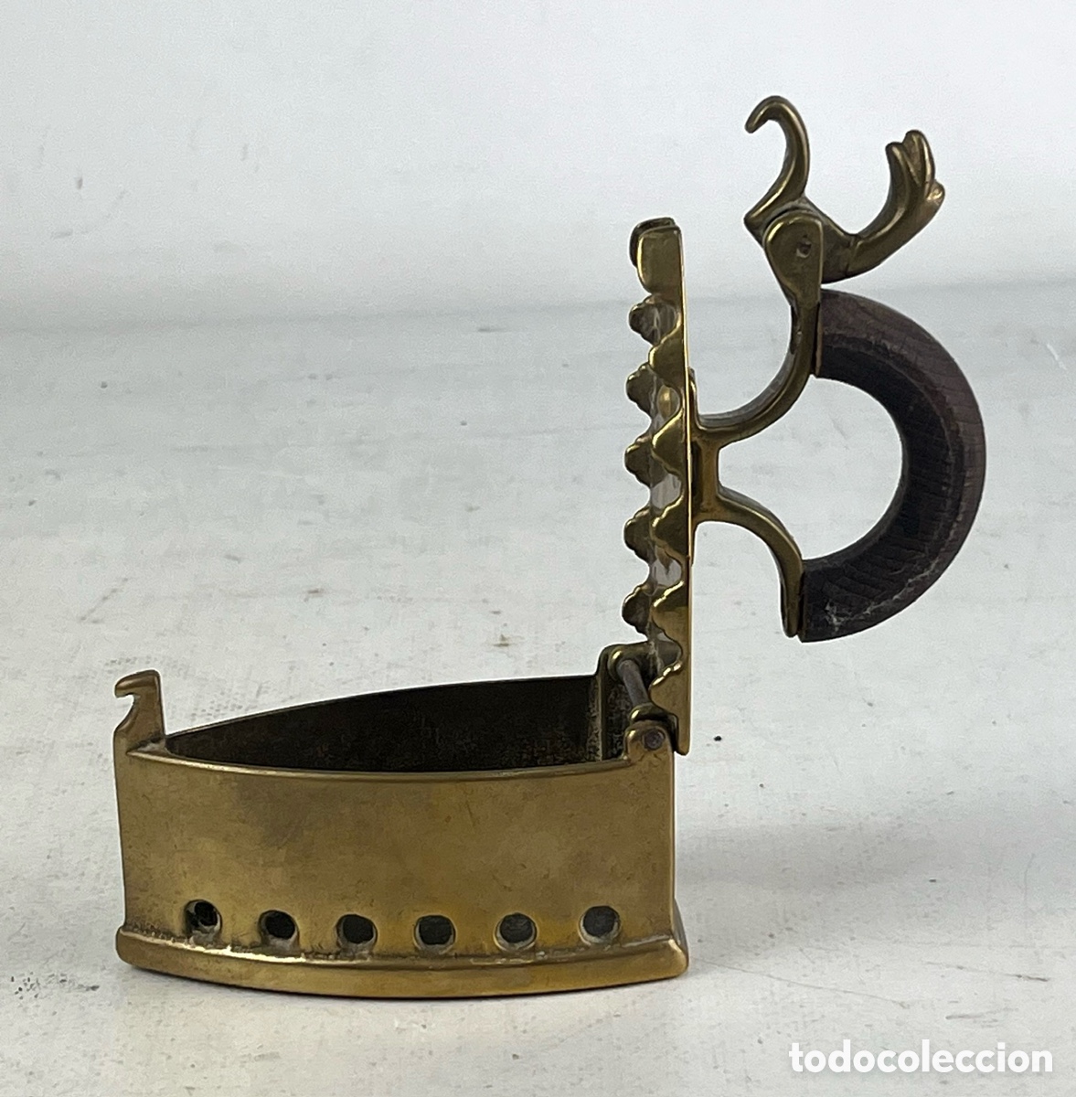 Antig&uuml;edades: PLANCHA DE BRONCE Y MANGO MADERA - Foto 3