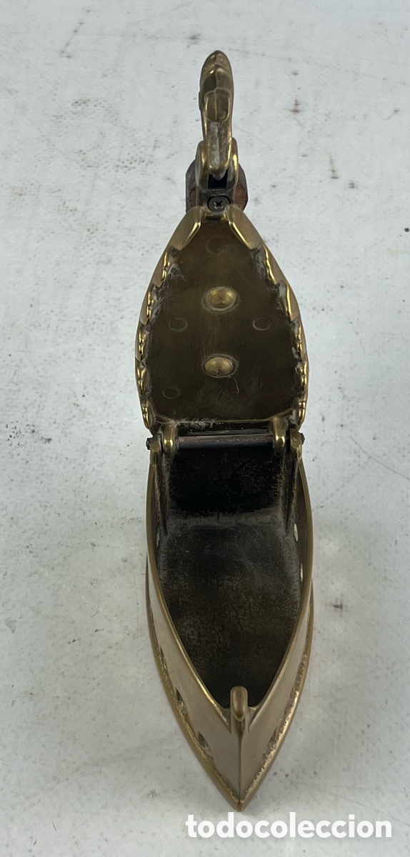 Antig&uuml;edades: PLANCHA DE BRONCE Y MANGO MADERA - Foto 4