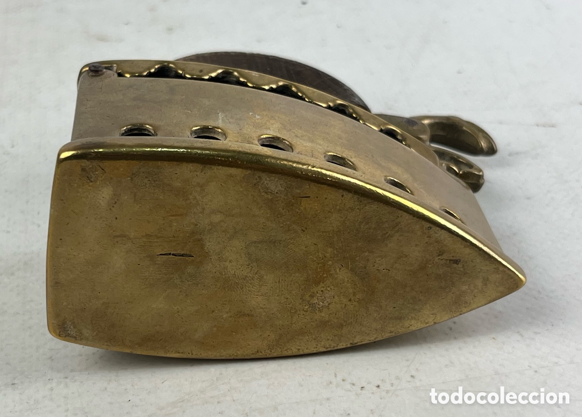 Antig&uuml;edades: PLANCHA DE BRONCE Y MANGO MADERA - Foto 5